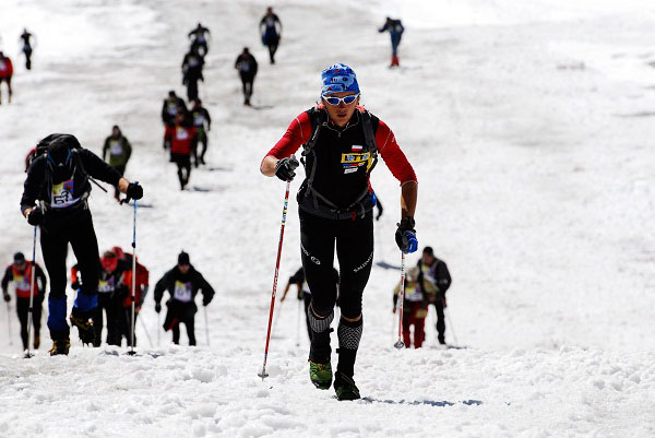 A. Bargiel podcza biegu na Elbrus