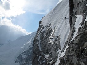 Początkowe pola śnieżne na Mt. Balchen