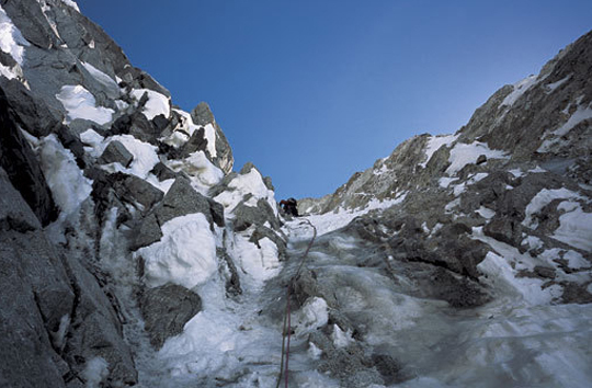 Fumitaka Ichimura w 2005 podczas pierwszego przejścia Shi-Shi, wariantu na Mt. Huntington's Phantom Wall