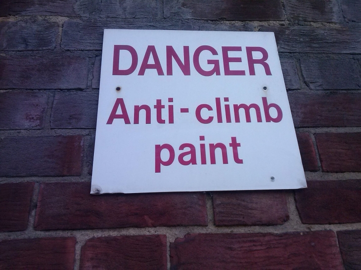 Anti climbing paint